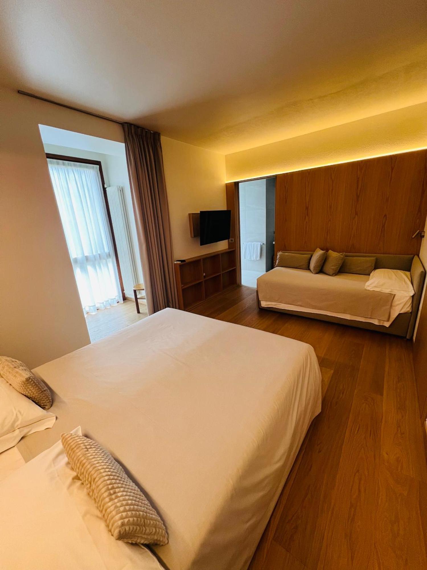 Albergo Sorriso Boario Terme Стая снимка