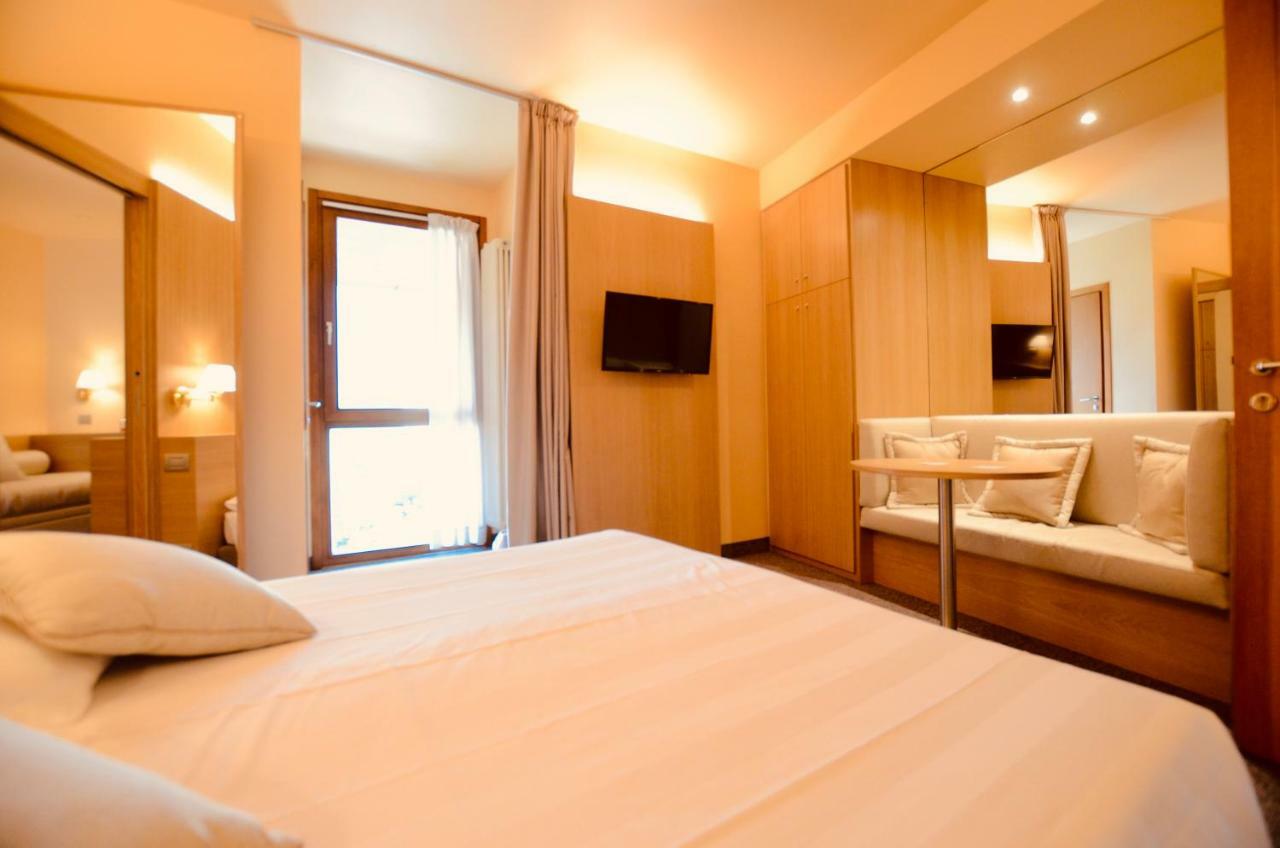 Albergo Sorriso Boario Terme Екстериор снимка